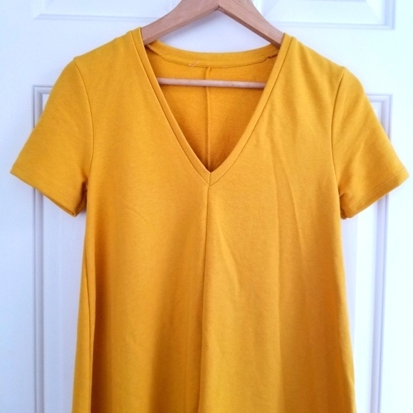 YELLOW V-Neck Short Sleeve Mini Swing Sweater Dress - Picture 7 of 13